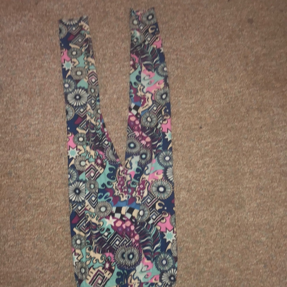 Brand win win unique patterns size small to large and they are super soft